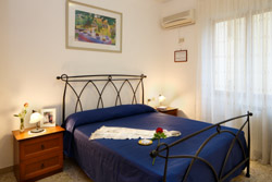 Sorrento accommodation - The double room of Mamma apartment