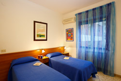 Sorrento accommodation - The bedroom with two single beds