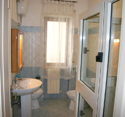 Sorrento b&b - Il bagno dell'appartamento Letizia 