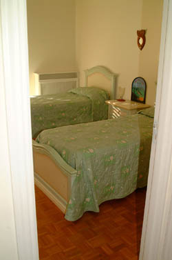 Accommodation Sorrento Italy - Holidays apartment: Bedroom with twin beds