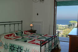 Accommodation Sorrento Italy - Holidays apartment: Bedroom with sea-view