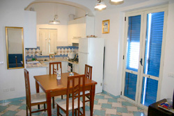 Sorrento Bed and Breakfast - La cucina dell'appartamento Marina Grande