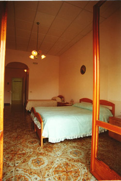 Sorrento Bed and Breakfast - Camera da letto del convento Sant'Elisabetta