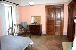 Meta Sorrento - Camera da letto di Suite Alimuri