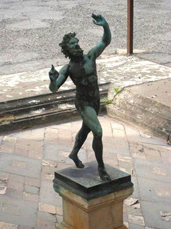 La statua del Fauno a Pompei