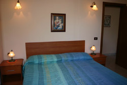 Visitare Sorrento - Particolare della stanza da letto matrimoniale