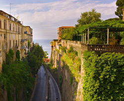 Sorrento walking tour - Panoramic view of Piazza Tasso square