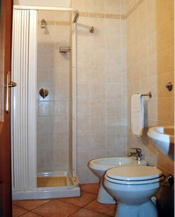 The bathroom of Vicalvano apartment type C